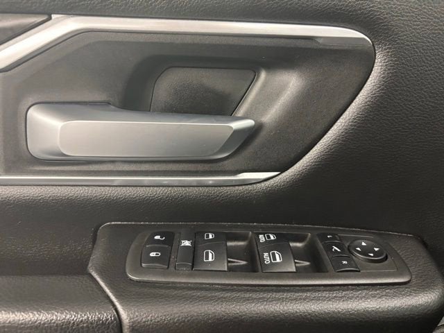 2022 RAM 1500 Big Horn Crew Cab 4x4 5'7" Box