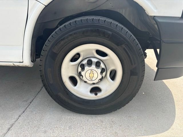 2023 Chevrolet Express Passenger 3500 1LS