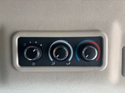 2023 Chevrolet Express Passenger 3500 1LS