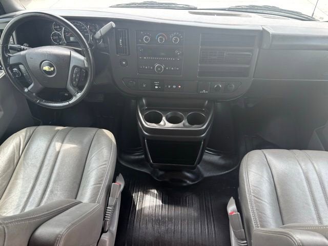 2023 Chevrolet Express Passenger 3500 1LS