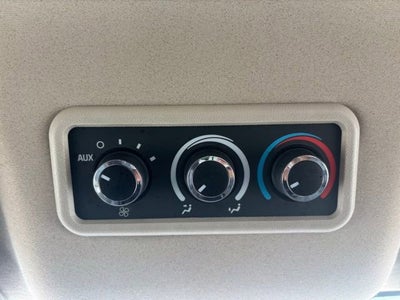 2023 Chevrolet Express Passenger 3500 1LS