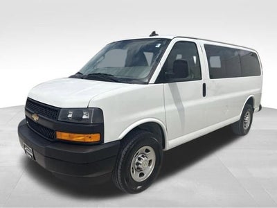 2023 Chevrolet Express Passenger 3500 1LS