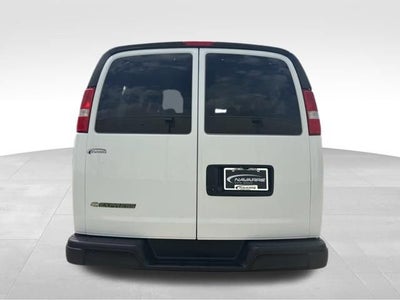 2023 Chevrolet Express Passenger 3500 1LS