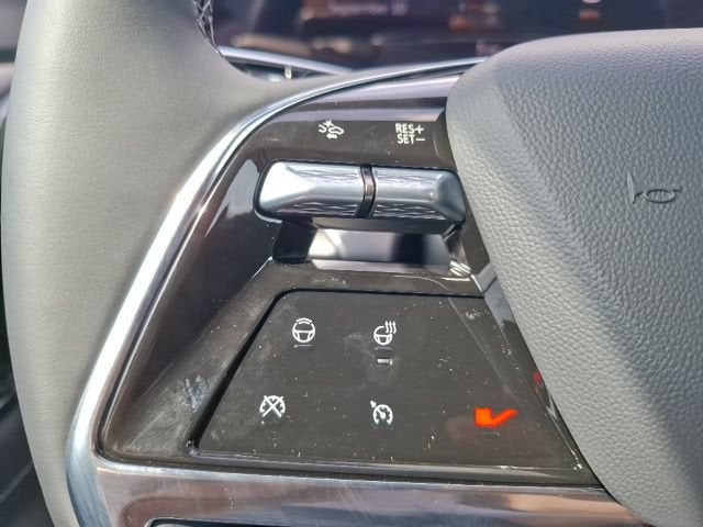 2027 Cadillac VISTIQ Luxury