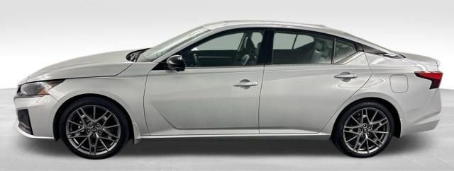 2023 Nissan Altima SR VC-Turbo FWD