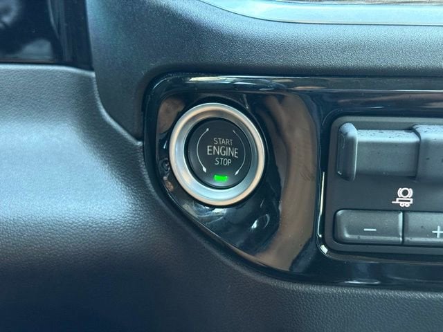 2025 Chevrolet Black Widow Edition Silverado 2500 HD LT