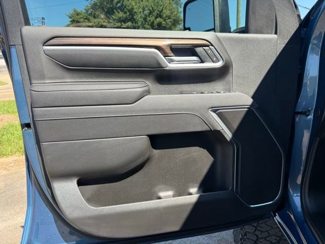 2025 Chevrolet Black Widow Edition Silverado 2500 HD LT