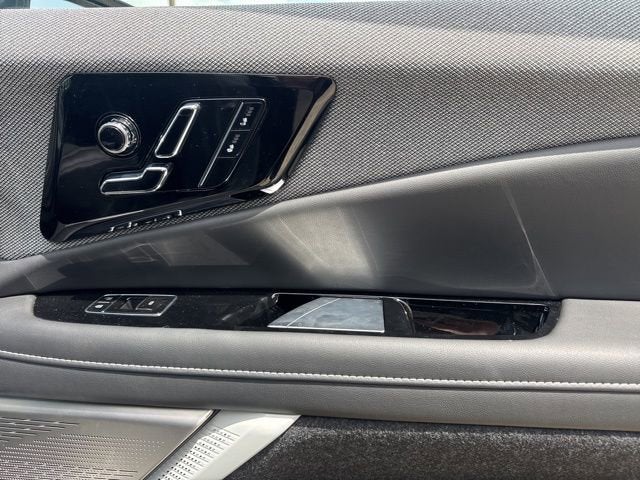 2025 Cadillac OPTIQ Luxury 1