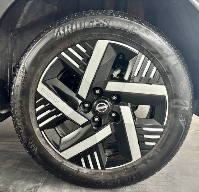 2025 Nissan Kicks SV FWD