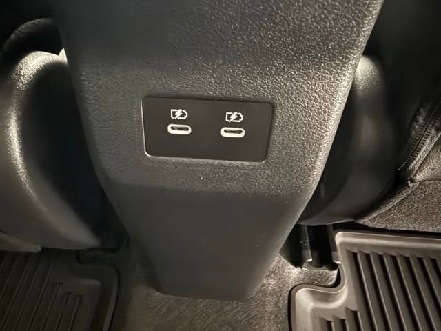 2025 Nissan Kicks SR FWD