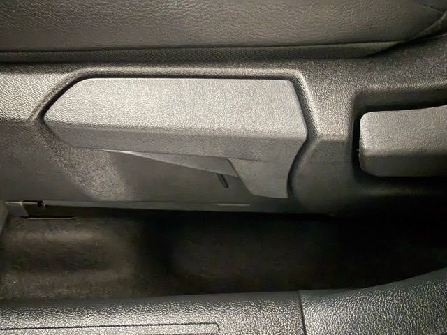 2025 Nissan Kicks SR FWD