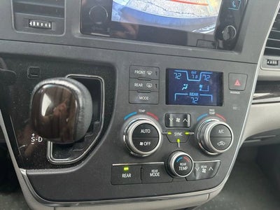 2016 Toyota Sienna XLE 8 Passenger