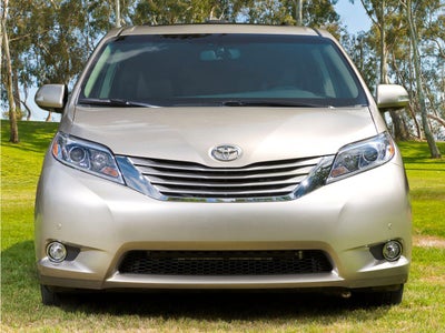 2016 Toyota Sienna XLE 8 Passenger