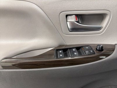 2020 Toyota Sienna XLE Auto Access Seat