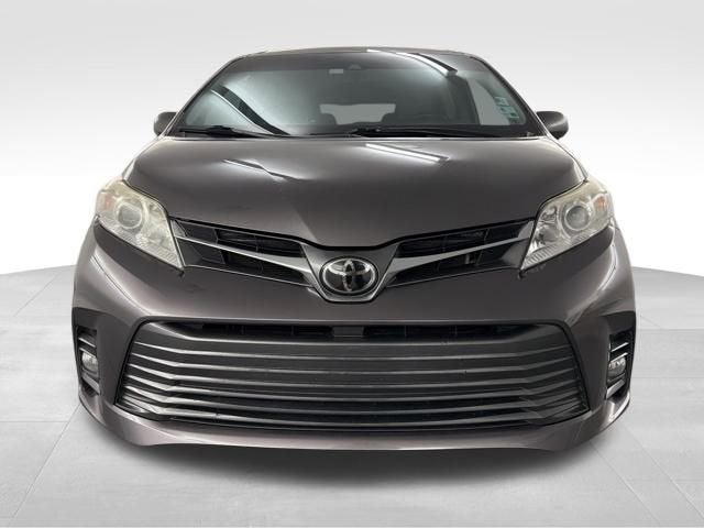2020 Toyota Sienna XLE Auto Access Seat