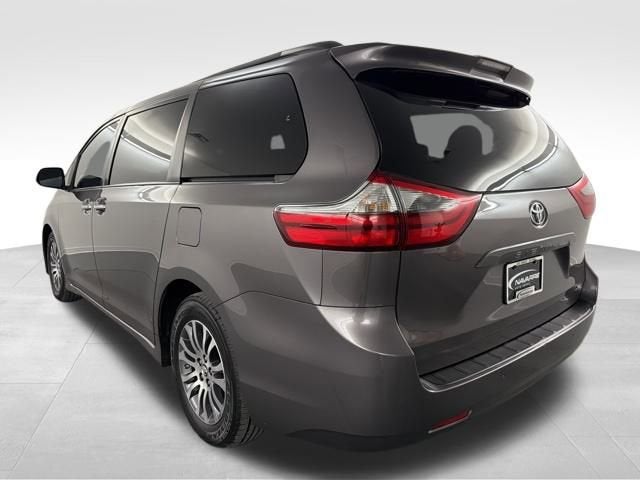 2020 Toyota Sienna XLE Auto Access Seat