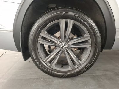2021 Volkswagen Atlas 3.6L V6 SE w/Technology R-Line