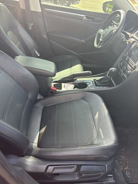 2018 Volkswagen Passat 2.0T SE