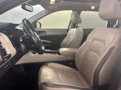 2022 Nissan Pathfinder Platinum