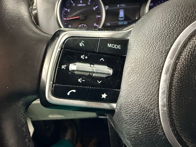 2023 Kia Carnival LX