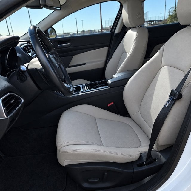 2017 Jaguar XE 25t