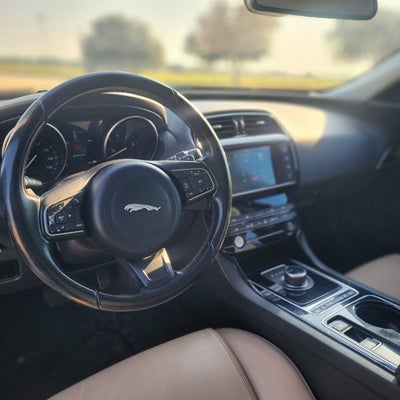 2017 Jaguar XE 25t