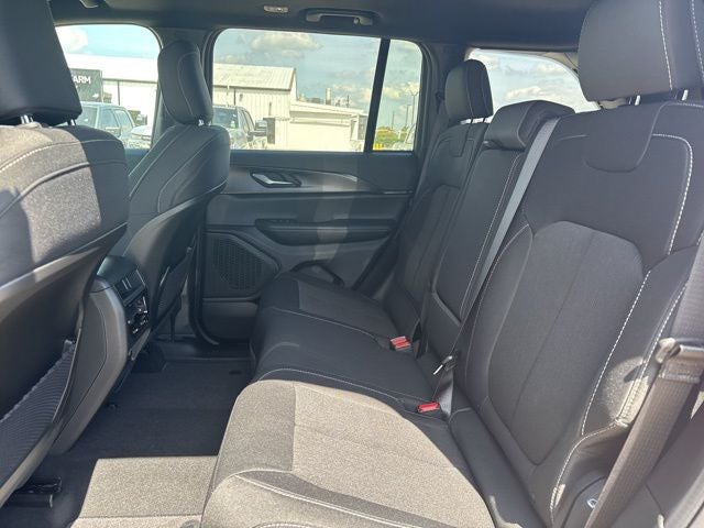 2026 Jeep Grand Cherokee GRAND CHEROKEE LAREDO X 4X2