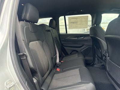 2025 Jeep Grand Cherokee GRAND CHEROKEE LAREDO 4X2