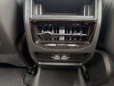 2025 Jeep Grand Cherokee GRAND CHEROKEE LAREDO 4X2