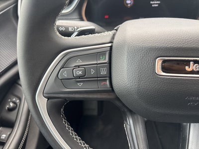 2025 Jeep Grand Cherokee GRAND CHEROKEE LAREDO 4X2