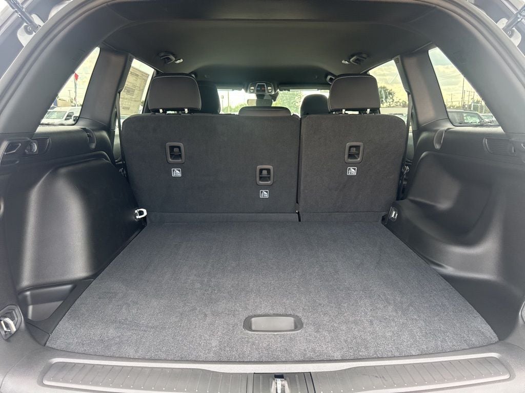 2025 Jeep Grand Cherokee GRAND CHEROKEE LAREDO 4X2