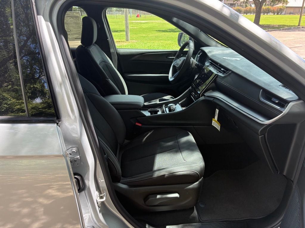 2026 Jeep Grand Cherokee GRAND CHEROKEE LAREDO X 4X2