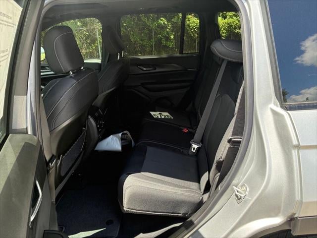 2026 Jeep Grand Cherokee GRAND CHEROKEE LAREDO X 4X2