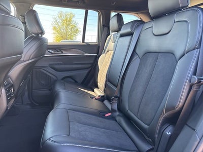 2026 Jeep Grand Cherokee GRAND CHEROKEE LAREDO ALTITUDE 4X2