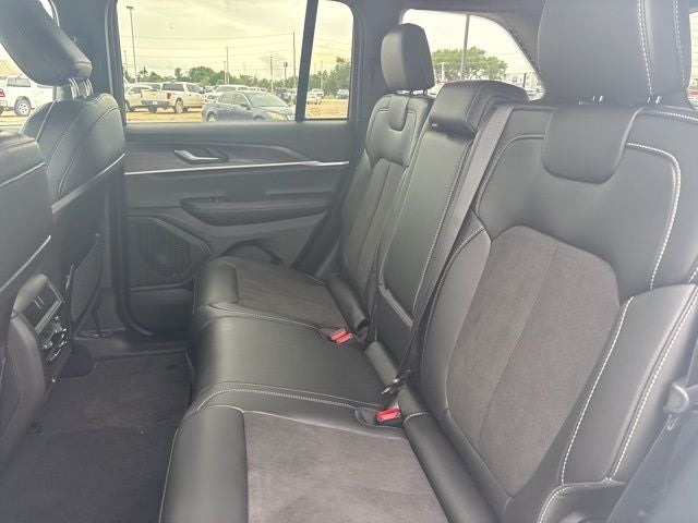 2026 Jeep Grand Cherokee GRAND CHEROKEE LAREDO ALTITUDE 4X2