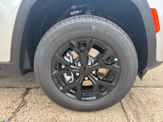 2026 Jeep Grand Cherokee GRAND CHEROKEE LAREDO ALTITUDE 4X2