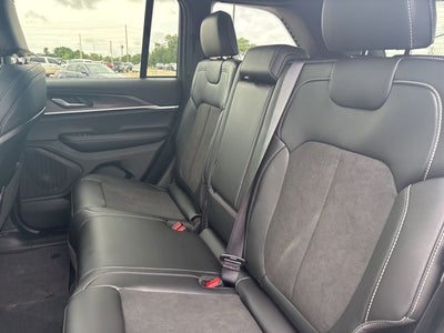 2026 Jeep Grand Cherokee GRAND CHEROKEE LAREDO ALTITUDE 4X2