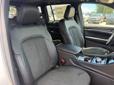 2026 Jeep Grand Cherokee GRAND CHEROKEE LAREDO ALTITUDE 4X2