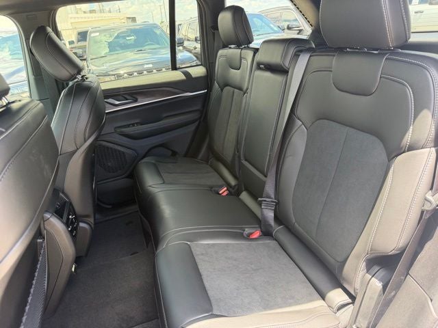 2026 Jeep Grand Cherokee GRAND CHEROKEE LAREDO ALTITUDE 4X2