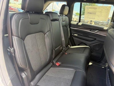 2026 Jeep Grand Cherokee GRAND CHEROKEE LAREDO ALTITUDE 4X2