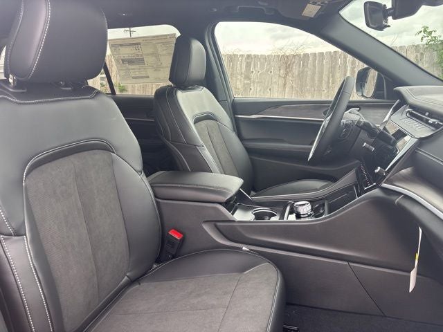 2026 Jeep Grand Cherokee GRAND CHEROKEE LAREDO ALTITUDE 4X2