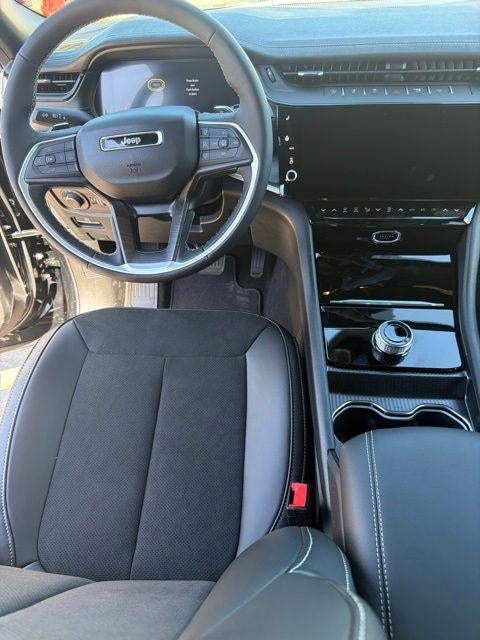 2026 Jeep Grand Cherokee GRAND CHEROKEE LAREDO ALTITUDE 4X2
