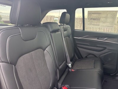 2026 Jeep Grand Cherokee GRAND CHEROKEE LAREDO ALTITUDE 4X2