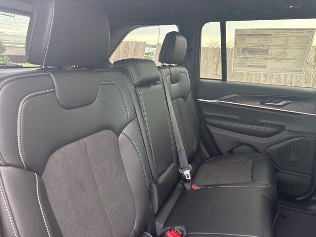 2026 Jeep Grand Cherokee GRAND CHEROKEE LAREDO ALTITUDE 4X2
