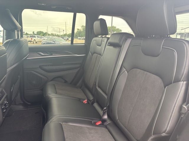 2026 Jeep Grand Cherokee GRAND CHEROKEE LAREDO ALTITUDE 4X2