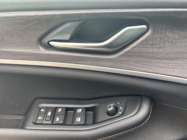 2026 Jeep Grand Cherokee GRAND CHEROKEE LAREDO ALTITUDE 4X2