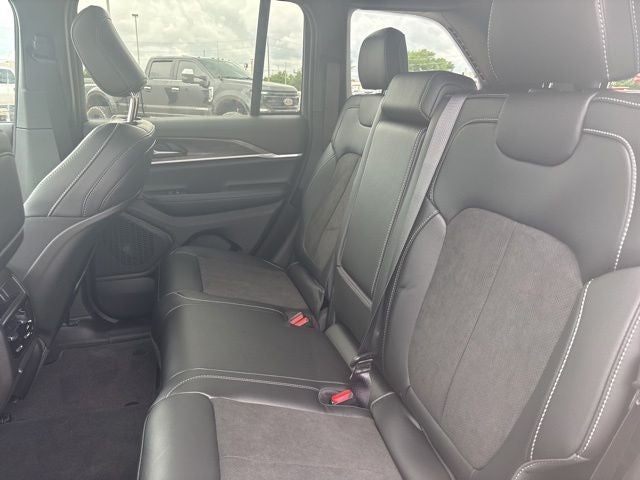 2026 Jeep Grand Cherokee GRAND CHEROKEE LAREDO ALTITUDE 4X2