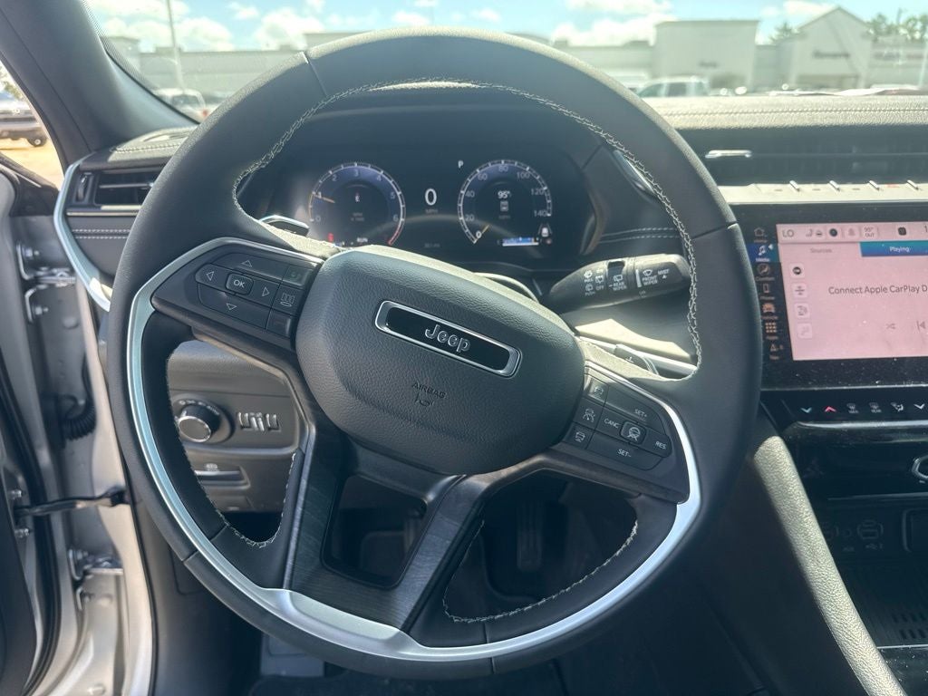 2026 Jeep Grand Cherokee GRAND CHEROKEE LAREDO ALTITUDE 4X2