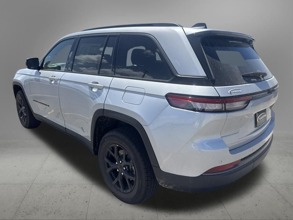 2026 Jeep Grand Cherokee GRAND CHEROKEE LAREDO ALTITUDE 4X2