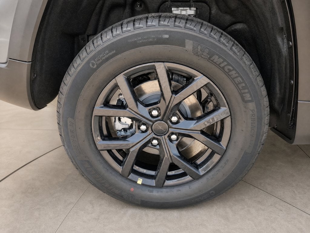 2027 Jeep Grand Cherokee GRAND CHEROKEE LAREDO ALTITUDE 4X2